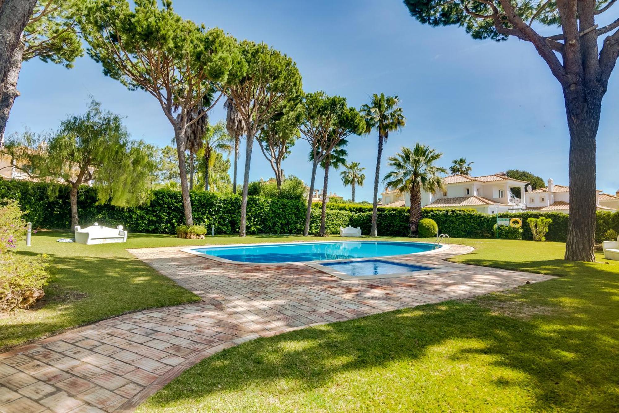 Villa Oliveiras De Vilamoura By The Portuguese Butler Картейра Экстерьер фото