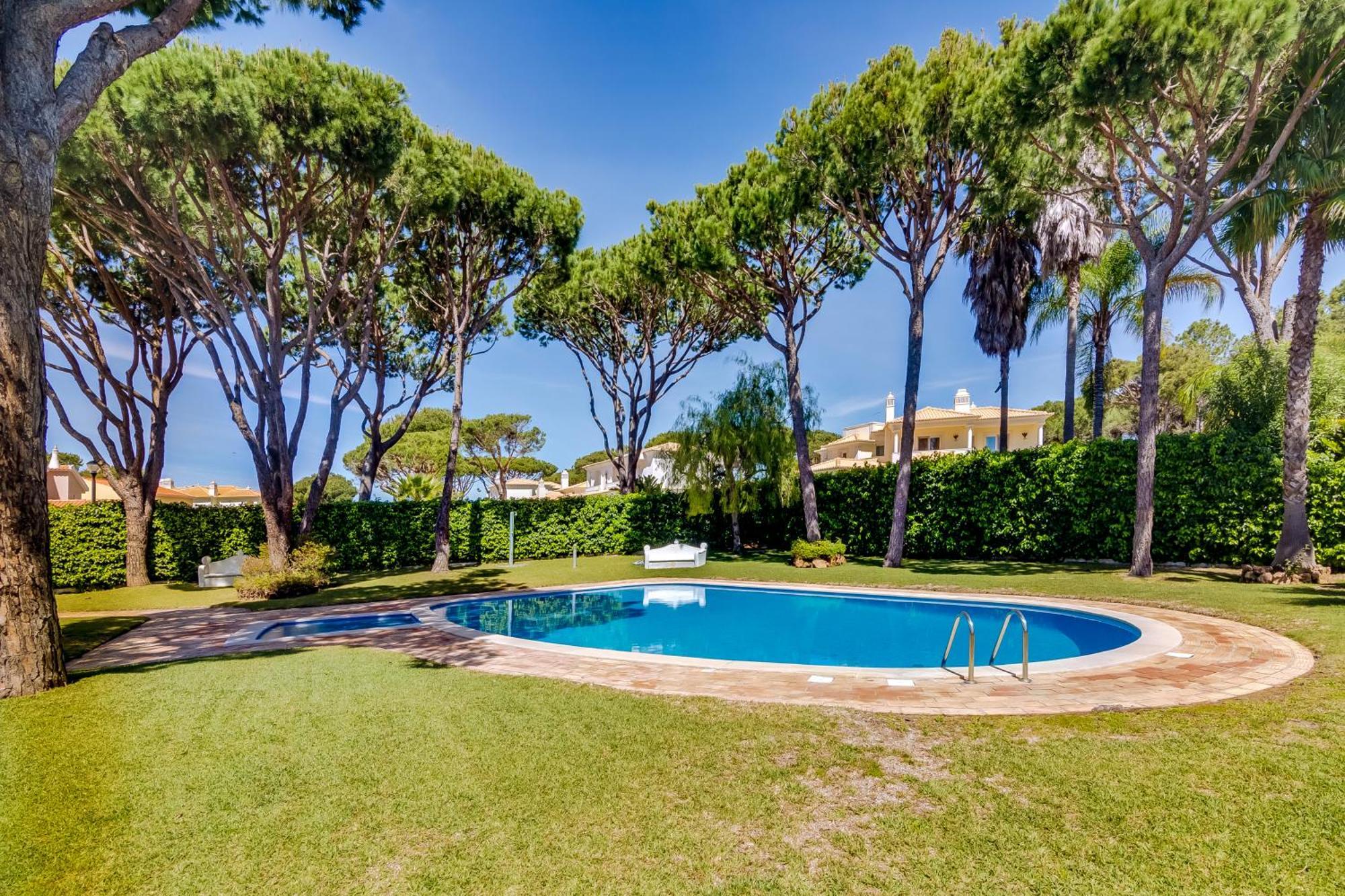 Villa Oliveiras De Vilamoura By The Portuguese Butler Картейра Экстерьер фото